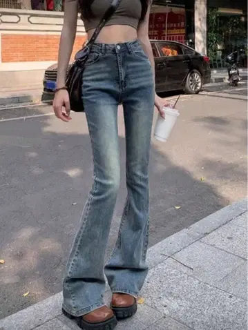 라이트 블루 부츠컷 데님