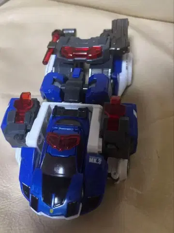 토미카 하이퍼레스큐 드라이브헤드 사이클론 인터셉터 쿠루마다 고