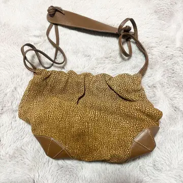 볼보네제 복조리 숄더백