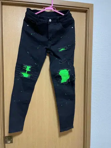 스키니 데님 블랙 데미지 가공