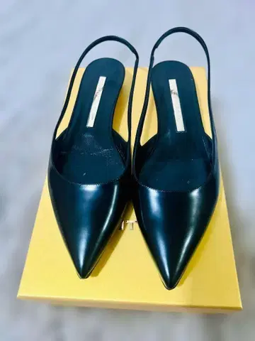 BRENTELLA 브렌테라 슬링 펌프스 37 베이크루즈