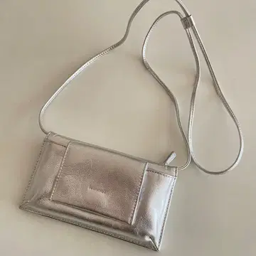 이아파피요네 모바일 지갑 가로형 숄더백 실버