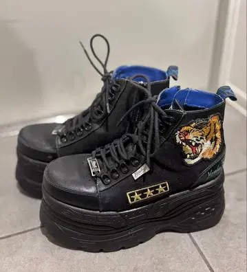 [ YOSUKE/요스케 ] 통굽 레이스업 하이컷 스니커즈