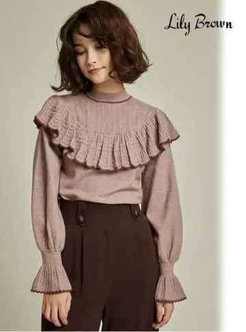 릴리 브라운 시스루 편직 프릴 니트탑
