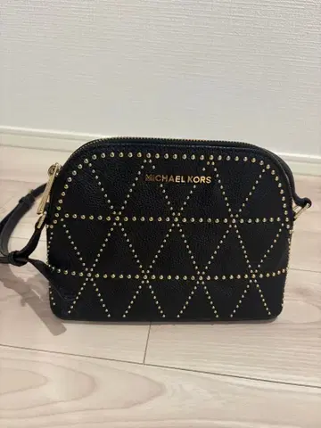 [ MICHAEL KORS ] 스터드 숄더백 블랙