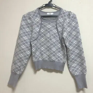 에블린evelyn 체크 목걸이 니트