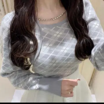 에블린evelyn 체크 목걸이 니트