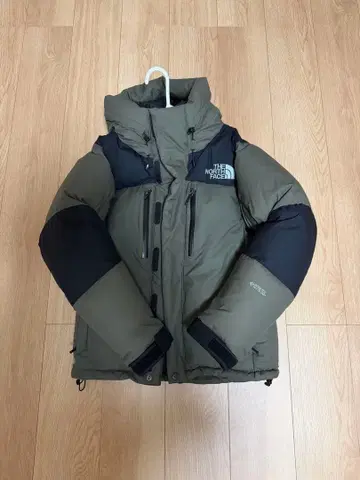 THE NORTH FACE 다운 자켓 카키 블랙
