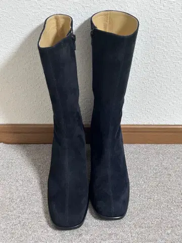 MICHEL KLEIE PARIS 블랙 스웨이드풍 부츠 중간 힐