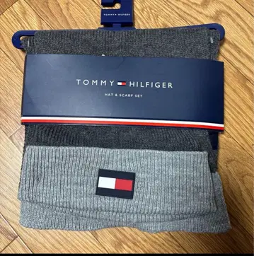 새상품 TOMMY HILFIGER 머플러 니트 모자 세트