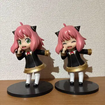 아냐 피규어 2체 세트