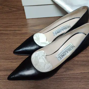 [ NEBULONIE ] 블랙 스틸레토 펌프스