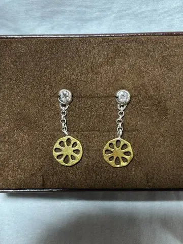 카스우 공방 연근 귀걸이 양쪽 귀