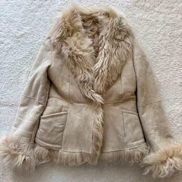 내추럴 뷰티 베이직 리얼 무스탕 코트 안감 퍼