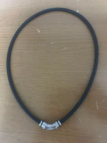 블랙 러버 목걸이