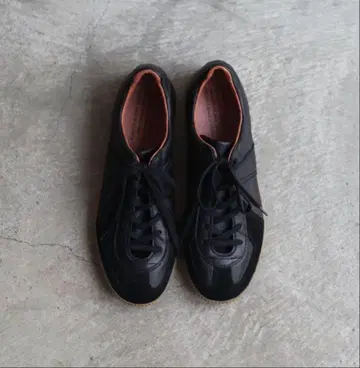 REPRODUCTION OF FOUND/1700L