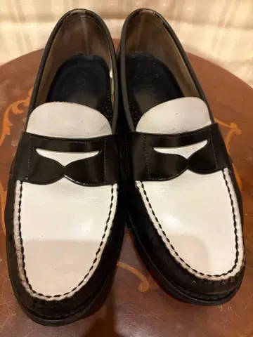 REGAL 블랙/화이트 가죽 로퍼