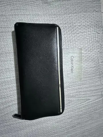 Calvin Klein 블랙 장지갑