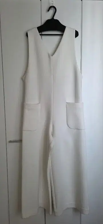 23구 온워드 하이 스트레치 종이상자 V넥 살로펫 올인원