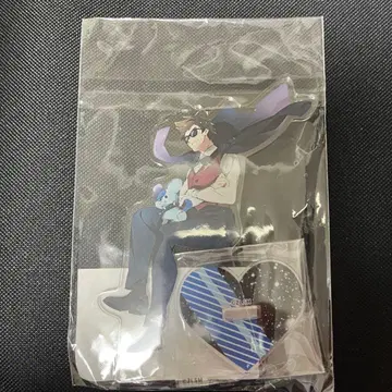 아크릴 스탠드와 하트형 스탠드 세트