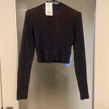 MURUA 바이컬러 라메 크롭 니트