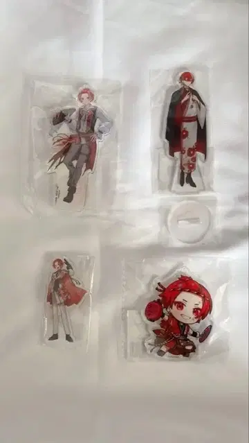 이레이스 리우라 아크릴 스탠드