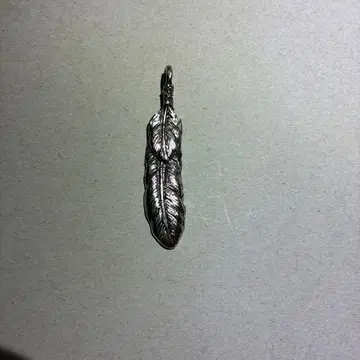 실버 깃털 디자인 펜던트