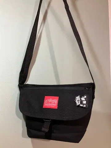 맨해튼 포티지 증기선 윌리 디즈니 콜라보 메신저백