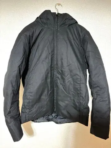 나노 유니버스 카와타 페더 코팅 숏 다운 블랙