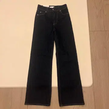 H&M 스트레이트 레그 데님 팬츠 EUR 32