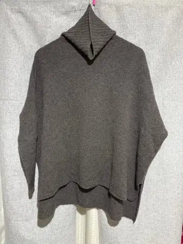 IENA 다크 그레이 오버 사이즈 터틀넥 니트