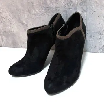 새상품급 [ pure soeur ] 스웨이드 숏부츠 부티 블랙 23.5