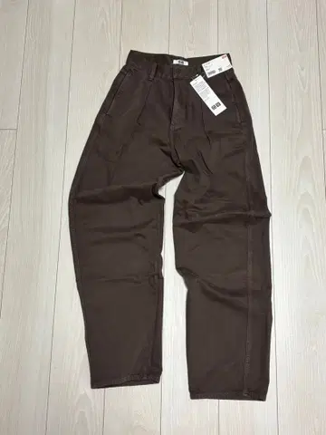 Uniqlo U 브라운 데님 턱 팬츠 22 사이즈