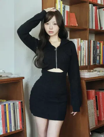 오픈 케이블 니트 미니 원피스 다리치