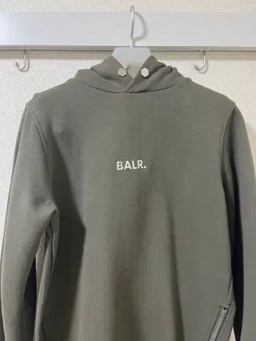 새상품급 BALR. 카키 XS 후드티 후드 부착
