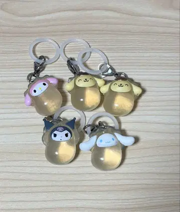 산리오 가챠가챠 굴