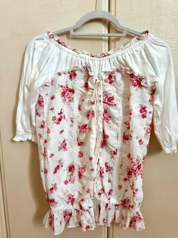 레어 LIZLISA 점포 한정판 꽃무늬 상의