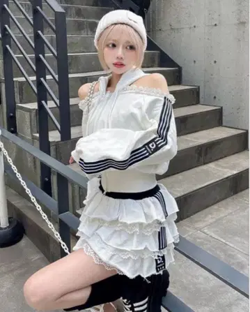 darich 다리치 걸리시 스포티 맨투맨