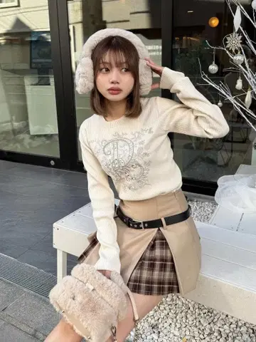 새상품 Darich 다리치 DR 비쥬 플라워 리브 니트탑