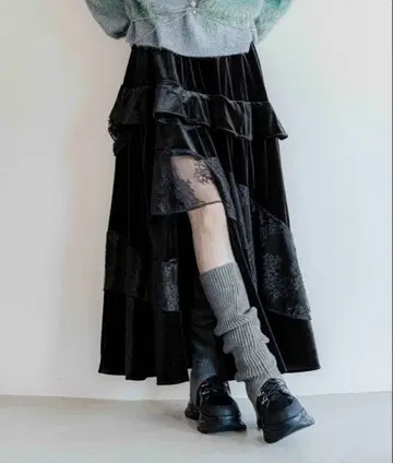 HARE 랜덤 프릴 슬릿 스커트