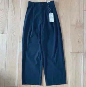 턱 와이드 팬츠 S 사이즈 블랙