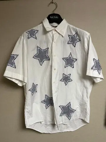 별 패턴 자수 반팔 셔츠