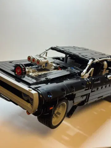 LEGO 테크닉 와일드 스피드 돔의 닷지 충전 42111