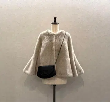 ANAYI 64,900엔 에코 퍼 숏코트