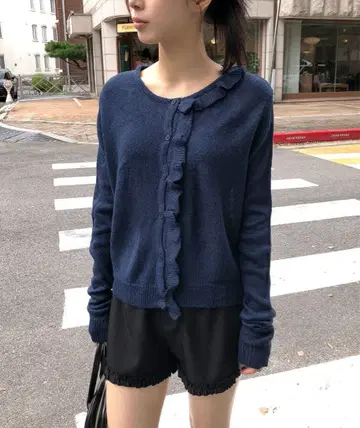 UNE MANSION 네이비 프릴 니트