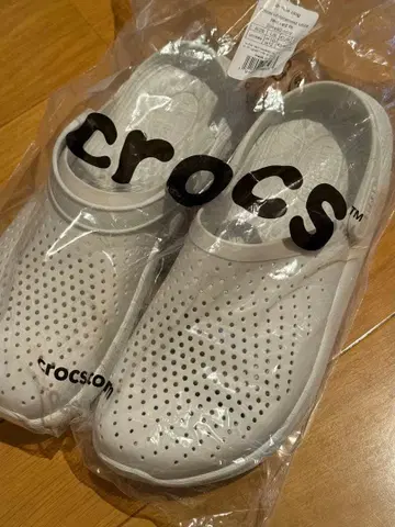 crocs literide clog almost white 28cm