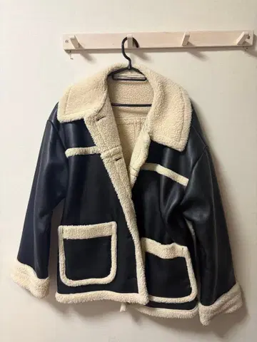 인조 가죽 보아 무스탕 코트