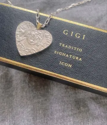 GIGI 하트 모양 목걸이