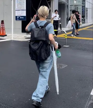 BURLAP OUTFITTER x ear 발수 가죽 콤비 라이트 백팩