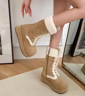 베이지 통굽 어그 부츠 퍼 포함